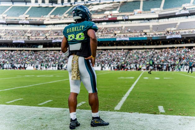 NFL, American Football Herren, USA 2026: Philadelphia Eagles Public Practice AUG 25 August 25, 2026, Philadelphia, Pa, USA: Philadelphia Eagles running back Saquon Barkley practices during the Philadelphia Eagles public practice at Lincoln Financial Field in Philadelphia, Pennsylvania on August 25, 2026. Scott Serio Cal Media(Credit Image: Scott Serio Cal Sport Media) Philadelphia Pa USA EDITORIAL USE ONLY Copyright: xx ZUMA-20260825_faf_cs17_034.jpg ScottxSeriox csmphotothree514877