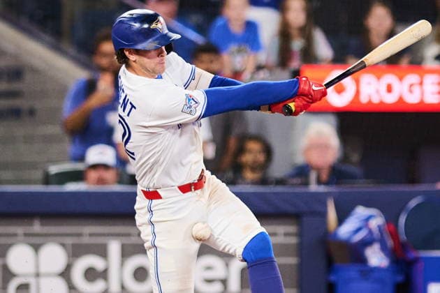 August 25, 2026, Toronto, On, Canada: Toronto Blue Jays Ernie Clement (22) is hit by a foul ball during eighth inning MLB, Baseball Herren, USA baseball action against the Kansas City Royals in Toronto, on Tuesday, Aug. 25, 2026. Canada News - August 25, 2026 - ZUMAc35_ 20260825_zaf_c35_125 Copyright: xSammyxKoganx