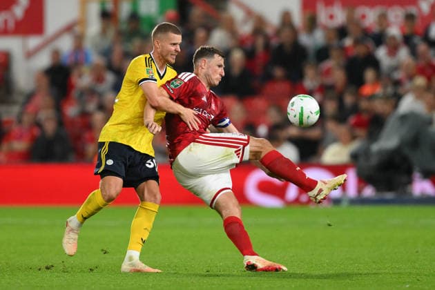 Nottingham Forest v Leeds United - Carabao Cup Second Round Chris Wood of Nottingham Forest is under pressure from Nico Elvedi of Leeds United during the Carabao Cup Second Round match between Nottingham Forest and Leeds United at the City Ground in Nottingham, on August 25, 2026. Nottingham Nottinghamshire United Kingdom  Copyright: xMIxNewsx originalFilename:fletcher-nottingh260825_npi7S.jpg