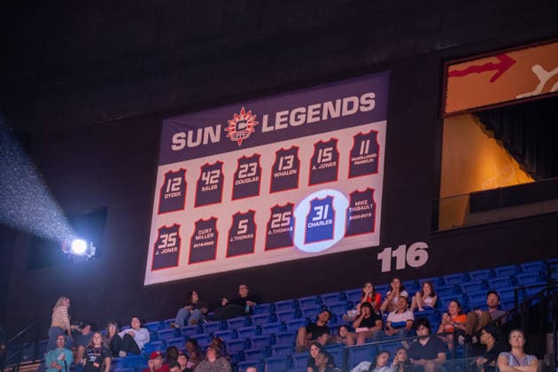 UNCASVILLE, CT - AUGUST 25: The number and jersey of former Connecticut Sun center Tina Charles is illuminated on the Sun Legends banner during a ceremony to honor Charles as a Sun Legend before the WNBA, Basketball Damen, USA game between the Chicago Sky and the Connecticut Sun on August 25, 2026 at Mohegan Sun Arena in Uncasville, CT. (Photo by Erica Denhoff Icon Sportswire) WNBA: AUG 25 Chicago Sky at Connecticut Sun EDITORIAL USE ONLY Icon26082517