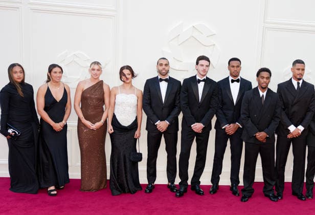 August 25, 2026, Manchester, United Kingdom: OLIVIA SMITH (ARSENAL WOMEN), MARIONA CALDENTEY (ARSENAL WOMEN), ALESSIA RUSSO (ARSENAL WOMEN), EMILY FOX (ARSENAL WOMEN), DAVID RAYA (ARSENAL MEN), DECLAN RICE (ARSENAL MEN), JURRIEN TIMBER (ARSENAL MEN), GABRIEL MAGALHAES (ARSENAL MEN) AND WILLIAM SALIBA (ARSENAL MEN). the PFA Player of the Year Awards 2026, Manchester Opera House UK PFA Player Of The Year Awards 2026, - ZUMAp211 20260825_aap_p211_021 Copyright: xAndyxVonxPipx