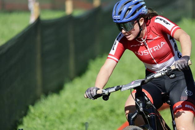 26.08.2026, Daolasa di Commezzadura, Val di Sole Bikeland, 2026 UCI MTB World Championship, WM, Weltmeisterschaft Women Elite s E-MTB XC (E-MTB Cross Country) Anna Spielmann 1 (AUT) Daolasa di Commezzadura Val di Sole Bikeland Trento Italy *** August 26, 2026, Daolasa di Commezzadura, Val di Sole Bikeland, 2026 UCI MTB World Championships – Women’s Elite E MTB XC (E MTB Cross Country) Anna Spielmann 1 AUT Daolasa di Commezzadura, Val di Sole Bikeland, Trento, Italy Copyright: xJustPictures.ch FrancescoxMinghettix jp-en-FrMi-MNG_0343