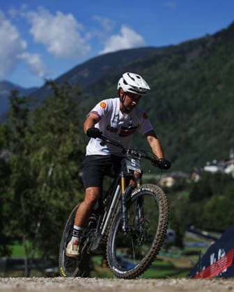 2026 UCI Mountain Bike World Championships Picture by Alex Whitehead SWpix.com - 26 08 2026 - Cycling - 2026 UCI Mountain Bike World Championships - Val di Sole, Trentino, Italy - E-mountain bike (E-MTB) Cross Country - Men Elite - Robert Williams (Great Britain) Copyright: x xSWpix.comx(t axPhotographyxHubxLtd)xAlexxWhitehead SWpix.comx SWP-3030-19451