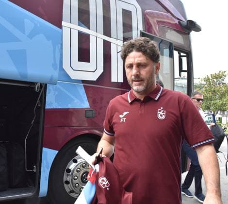 Trabzonspor football team departs for Hungary for the match against Ferencvaros TRABZON, TURKIYE - AUGUST 26: Players and technical staff of Trabzonspor, including head coach Fatih Tekke, arrive at Trabzon Airport to board a private flight to Hungary ahead of their UEFA Europa League play-off second-leg match against Ferencvaros, in Trabzon, Turkiye, on August 26, 2026. Duygu Avunduk Anadolu Trabzon Turkey. Editorial use only. Please get in touch for any other usage.  Copyright: x2026xAnadoluxDuyguxAvundukx