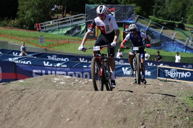 26.08.2026, Daolasa di Commezzadura, Val di Sole Bikeland, 2026 UCI MTB World Championship, WM, Weltmeisterschaft Men Elite s E-MTB XC (E-MTB Cross Country) Joris Ryf 2 (SUI) and JÃ rome Gilloux 1 (FRA) Daolasa di Commezzadura Val di Sole Bikeland Trento Italy *** August 26, 2026, Daolasa di Commezzadura, Val di Sole Bikeland, 2026 UCI MTB World Championships Men s Elite E MTB XC E MTB Cross Country Joris Ryf 2 SUI and Jérôme Gilloux 1 FRA Daolasa di Commezzadura Val di Sole Bikeland Trento, Italy Copyright: xJustPictures.ch FrancescoxMinghettix jp-en-FrMi-MNG_0069