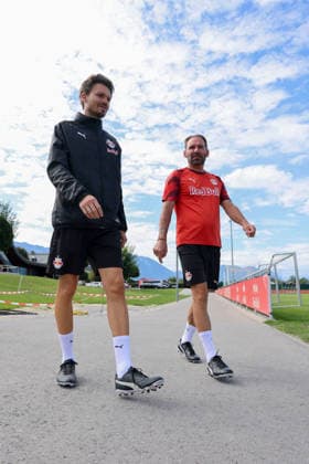 SOCCER - UEFA EL, RBS vs Mjaellby SALZBURG,AUSTRIA,26.AUG.26 - SOCCER - UEFA Europa League, play-off, Red Bull Salzburg vs Mjaellby AIF, preview, training RBS. Image shows head coach Danny Roehl and assistant coach Sascha Lense (RBS).  GEPAxpictures xMathiasxMandl