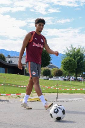 SOCCER - UEFA EL, RBS vs Mjaellby SALZBURG,AUSTRIA,26.AUG.26 - SOCCER - UEFA Europa League, play-off, Red Bull Salzburg vs Mjaellby AIF, preview, training RBS. Image shows Justin Omoregie (RBS).  GEPAxpictures xMathiasxMandl