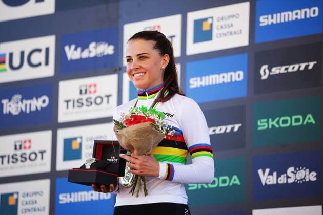 2026 UCI Mountain Bike World Championships Picture by Ed Sykes SWpix.com - 26 08 2026 - Cycling - 2026 UCI Mountain Bike World Championships - Val di Sole, Trentino, Italy - E-mountain bike (E-MTB) Cross Country - Women Elite Podium - Anna Spielmann (Austria) wins the Gold Medal to become World Champion Copyright: x xSWpix.comx(t axPhotographyxHubxLtd)xEdxSykes SWpix.comx SWP-3030-19491