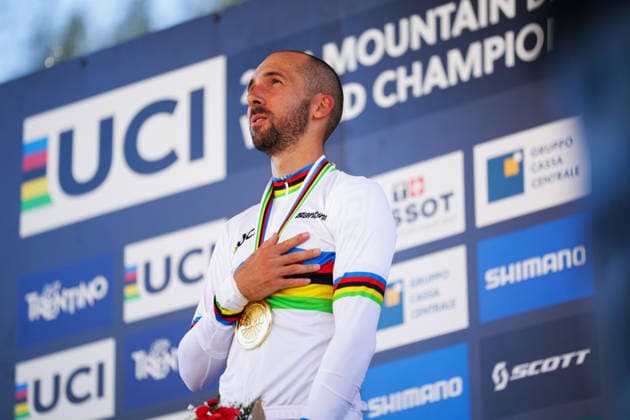 2026 UCI Mountain Bike World Championships Picture by Ed Sykes SWpix.com - 26 08 2026 - Cycling - 2026 UCI Mountain Bike World Championships - Val di Sole, Trentino, Italy - E-mountain bike (E-MTB) Cross Country - Men Elite Podium - Jerome Gilloux (France) wins the Gold Medal to become World Champion Copyright: x xSWpix.comx(t axPhotographyxHubxLtd)xEdxSykes SWpix.comx SWP-3030-19507