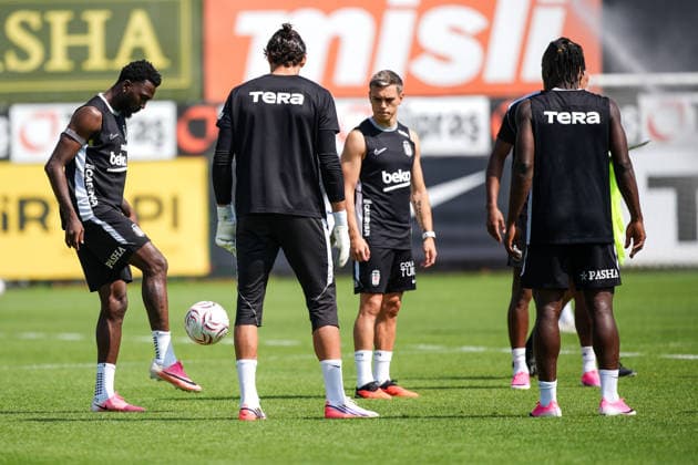 Besiktas complete preparations for Kauno Zalgiris Europa League Play-Off match ISTANBUL, TURKIYE - AUGUST 26: Besiktas players Amir Murillo, left, and Leandro Trossard, center, take part in a training session at BJK Nevzat Demir Training Facilities ahead of the UEFA Europa League play-off second-leg match against Lithuanian side Kauno Zalgiris, on August 26, 2026 in Istanbul, Turkiye. Muhammed Ali Yigit Anadolu Istanbul Turkey. Editorial use only. Please get in touch for any other usage.  Copyright: x2026xAnadoluxMuhammedxAlixYigitx