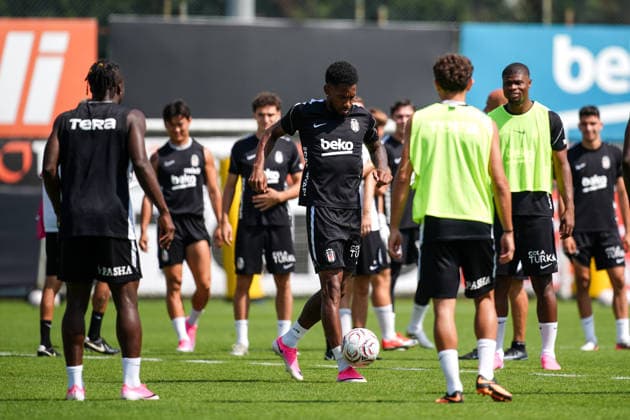 Besiktas complete preparations for Kauno Zalgiris Europa League Play-Off match ISTANBUL, TURKIYE - AUGUST 26: Besiktas players Amir Murillo, left, and Emmanuel Agbadou, center, take part in a training session at BJK Nevzat Demir Training Facilities ahead of the UEFA Europa League play-off second-leg match against Lithuanian side Kauno Zalgiris, on August 26, 2026 in Istanbul, Turkiye. Muhammed Ali Yigit Anadolu Istanbul Turkey. Editorial use only. Please get in touch for any other usage.  Copyright: x2026xAnadoluxMuhammedxAlixYigitx