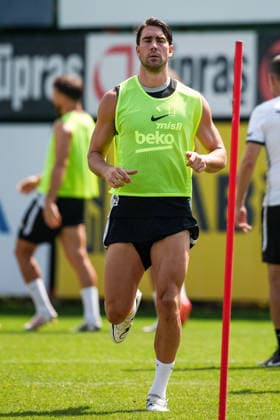 Besiktas complete preparations for Kauno Zalgiris Europa League Play-Off match ISTANBUL, TURKIYE - AUGUST 26: Besiktas player Dusan Vlahovic takes part in a training session at BJK Nevzat Demir Training Facilities ahead of the UEFA Europa League play-off second-leg match against Lithuanian side Kauno Zalgiris, on August 26, 2026 in Istanbul, Turkiye. Muhammed Ali Yigit Anadolu Istanbul Turkey. Editorial use only. Please get in touch for any other usage.  Copyright: x2026xAnadoluxMuhammedxAlixYigitx