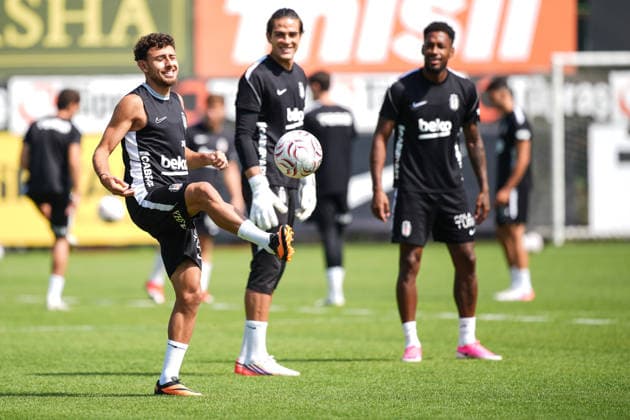 Besiktas complete preparations for Kauno Zalgiris Europa League Play-Off match ISTANBUL, TURKIYE - AUGUST 26: Besiktas players Ilhan Fakili (L), Dogan Alemdar (C) and Amir Murillo take part in a training session at BJK Nevzat Demir Training Facilities ahead of the UEFA Europa League play-off second-leg match against Lithuanian side Kauno Zalgiris, on August 26, 2026 in Istanbul, Turkiye. Muhammed Ali Yigit Anadolu Istanbul Turkey. Editorial use only. Please get in touch for any other usage.  Copyright: x2026xAnadoluxMuhammedxAlixYigitx