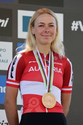 26.08.2026, Daolasa di Commezzadura, Val di Sole Bikeland, 2026 UCI MTB World Championship, WM, Weltmeisterschaft E-MTB XC Medals Ceremony (E-MTB Cross Country) Tamara Wiedmann 6 (AUT), 3rd place and bronze medal of the Women Elite s E-Mtb Cross Country World Championships 2026 Daolasa di Commezzadura Val di Sole Bikeland Trento Italy *** August 26, 2026, Daolasa di Commezzadura, Val di Sole Bikeland, 2026 UCI MTB World Championships Women’s MTB XC Medal Ceremony Women’s MTB Cross Country Tamara Wiedmann 6 AUT, 3rd place and bronze medal at the 2026 Women’s Elite MTB Cross Country World Championships in Daolasa di Commezzadura, Val di Sole Bikeland, Trento, Italy Copyright: xJustPictures.ch FrancescoxMinghettix jp-en-FrMi-MNG_0057