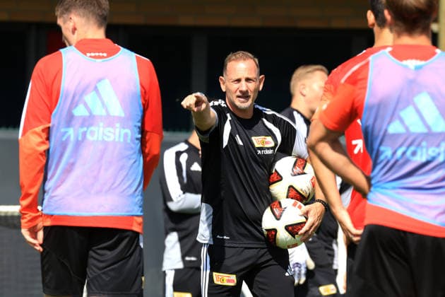 26.08.2026, GER Deutschland, Fussball, 1.Fussballbundesliga, 2026 2027, Alte Foersterei, 1.FC Union , Training Cheftrainer Mauro Lustrinelli (1.FC Union Berlin) 1. Liga: DFB DFL regulations prohibit any use of photographs as image sequences and or quasi-video) Berlin Stadion Alte Foersterei Berlin Deutschland *** August 26, 2026, GER Germany, Soccer, Bundesliga 1, 2026–2027, Alte Foersterei, 1. FC Union, Head Coach Mauro Lustrinelli leading a training session for 1. FC Union Berlin. DFB and DFL regulations prohibit any use of photographs as image sequences and or quasi-video. Berlin, Alte Foersterei Stadium, Berlin, Germany Copyright: xNordphotox xEnglerx