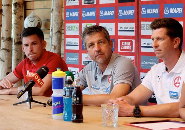 SOCCER - BL, GAK, press conference, PK, Pressekonferenz GRAZ,AUSTRIA,26.AUG.26 - SOCCER - ADMIRAL Bundesliga, Grazer AK 1902, press conference. Image shows Peter Michorl, head coach Gerald Scheiblehner and sporting director Andreas Linhart (GAK).  GEPAxpictures xHansxOberlaender
