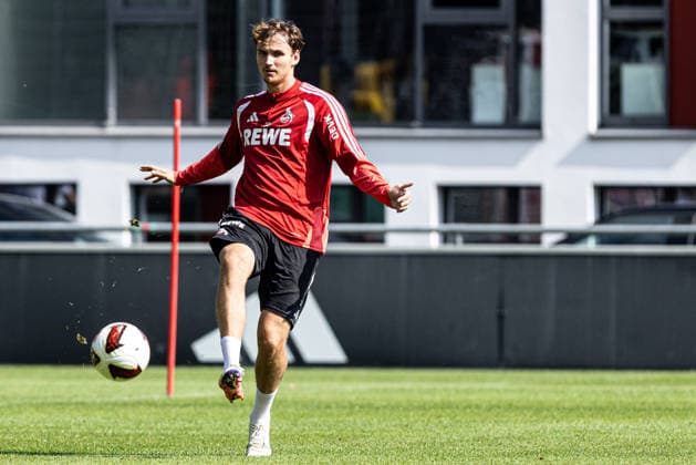 Training, 1.FC Köln, 26.08.2026 Rav van den Berg (1. FC Köln, 33) Training, 1.FC Köln, 26.08.2026 DFL regulations prohibit any use of photographs as image sequences and or quasi video. *** Training, 1. FC Köln, August 26, 2026 Rav van den Berg 1. FC Köln, 33 Training, 1. FC Köln, August 26, 2026 DFL regulations prohibit any use of photographs as image sequences and or quasi-video Copyright: xBEAUTIFULxSPORTS Buriakovx