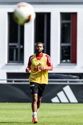 Training, 1.FC Köln, 26.08.2026 Linton Maina (1. FC Köln, 37) Training, 1.FC Köln, 26.08.2026 DFL regulations prohibit any use of photographs as image sequences and or quasi video. *** Training, 1. FC Köln, August 26, 2026 Linton Maina 1. FC Köln, 37 Training, 1. FC Köln, August 26, 2026 DFL regulations prohibit any use of photographs as image sequences and or quasi-video Copyright: xBEAUTIFULxSPORTS Buriakovx