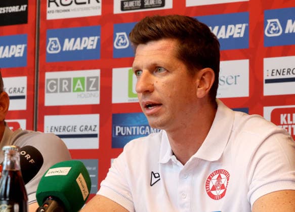 SOCCER - BL, GAK, press conference, PK, Pressekonferenz GRAZ,AUSTRIA,26.AUG.26 - SOCCER - ADMIRAL Bundesliga, Grazer AK 1902, press conference. Image shows sporting director Andreas Linhart (GAK).  GEPAxpictures xHansxOberlaender