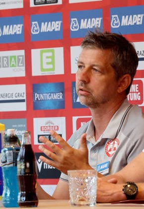 SOCCER - BL, GAK, press conference, PK, Pressekonferenz GRAZ,AUSTRIA,26.AUG.26 - SOCCER - ADMIRAL Bundesliga, Grazer AK 1902, press conference. Image shows head coach Gerald Scheiblehner (GAK) .  GEPAxpictures xHansxOberlaender