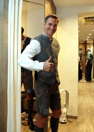 Soccer, Men s, Oktoberfest Outfits, 2026–2027 Season, TSV 1860 Munich, Traditional Costumes by Angermaier, Dennis Dressel of TSV 1860 Munich in Traditional Costume, Lederhosen, Thumbs Up