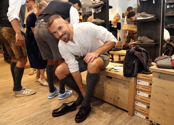 Soccer, Men s, Oktoberfest Outfits, 2026–2027 Season, TSV 1860 Munich, Angermaier Felix Weber Traditional Outfits: TSV 1860 Munich players trying on shoes, in traditional attire, wearing lederhosen