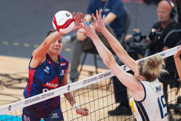 August 26, 2026: Amelie Rotar of France and Sarah Luisa Fahr of Italy during the CEV EuroVolley 2026 group stage volleyball match between France and Italy on August 26, 2026 in Gothenburg. Photo by Mathias Bergeld. BILDBYRAN code MB MB1407 volleyball CEV EuroVolley 2026 women s volleyball European Championship France Italy Day 6 women s France Italy  Copyright: MATHIASxBERGELD BB260826MB022
