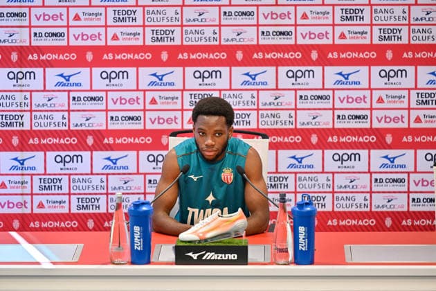 press conference, PK, Pressekonferenz AS Monaco - Monaco Stanis Idumbo attends a press conference of AS Monaco Football Club before the Europa League Conference match against Polish team Gornik Zabrze taken place in Stade Louis II on August 27, in AS Monaco training center in La Turbie, France on August 26, 2026. Photo by Laurent Coust ABACAPRESS.COM LA TURBIE Monaco  Copyright: xCoustxLaurent ABACAx