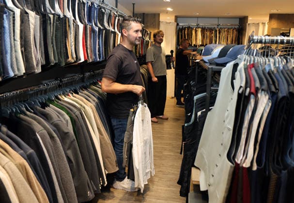 Soccer, Men s, Oktoberfest Outfits, 2026–2027 Season, TSV 1860 Munich, Angermaier traditional outfits by Alper Kayabunar, TSV 1860 Munich coach holding a traditional outfit