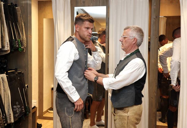 Soccer, Men s, Oktoberfest Outfits, 2026–2027 Season, TSV 1860 Munich, Traditional Attire by Angermaier: Florian Niederlechner of TSV 1860 Munich trying on traditional attire, including Lederhosen