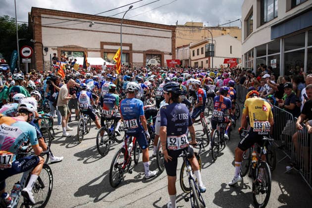 La Vuelta A Espana - Stage 5 From Falset To Roquetes Start of the stage 5 in Falset during the La Vuelta Espana 2026 from Monaco to Granada, Stage 5 from Falset to Roquetes of 173km in Catalonia, on 26th of August, 2026 in Spain. Falset Spain  Copyright: xXavierxBonillax originalFilename:bonilla-lavuelta260826_npZHw.jpg