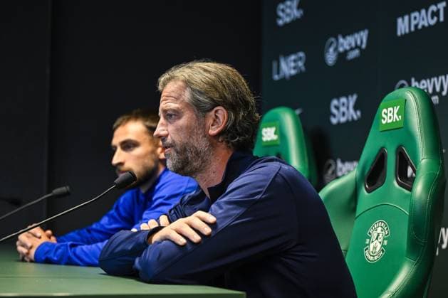 Gent s head coach Rik De Mil pictured during a press conference, PK, Pressekonferenz of Belgian soccer team KAA Gent, Wednesday 26 August 2026 in Edinburgh, in preparations of the return leg of the play-off round for the UEFA Conference League league phase, against Scottish team Hibernian FC. TOMxGOYVAERT  x184419311x