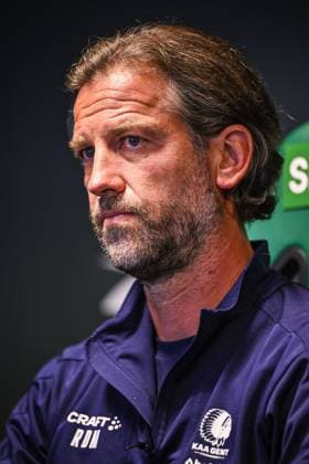 Gent s head coach Rik De Mil pictured during a press conference, PK, Pressekonferenz of Belgian soccer team KAA Gent, Wednesday 26 August 2026 in Edinburgh, in preparations of the return leg of the play-off round for the UEFA Conference League league phase, against Scottish team Hibernian FC. TOMxGOYVAERT  x184421840x