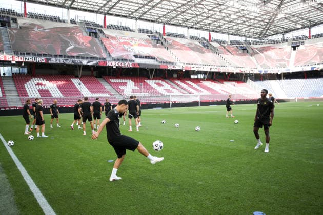 SOCCER - UEFA EL, RBS vs Mjaellby SALZBURG,AUSTRIA,26.AUG.26 - SOCCER - UEFA Europa League, play-off, Red Bull Salzburg vs Mjaellby AIF, preview, training Mjaellby. Image shows players of Maellby.  GEPAxpictures xMathiasxMandl