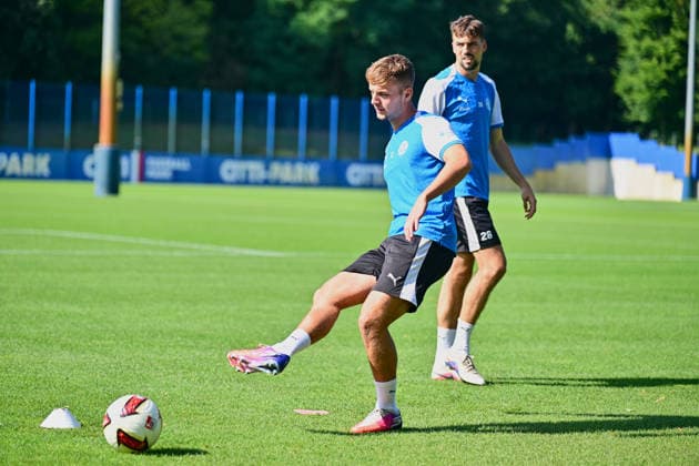 26.08.2026, Fußball, Herren, 2.BL, Saison 2026 2027, Training Holstein Kiel Neuzugang Gyan de Regt Kiel, Projensdorf Projensdorf, Trainigsplatz Schleswig-Holstein Deutschland *** August 26, 2026, Soccer, Men s, 2nd Division, 2026–2027 Season, Holstein Kiel Training: New Signing Gyan de Regt, Kiel, Projensdorf, Projensdorf, Training Field, Schleswig-Holstein, Germany