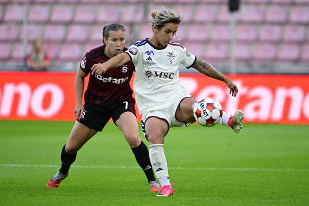L-R Antonie Starova (Sparta) and Natasha Andonova (Servette) in action during the UEFA Women s Champions League, third qualifying round, opening match: AC Sparta Praha vs Servette FC Geneva, in Prague, Czech Republic, on August 26, 202 (CTKxPhoto VitxSimanek) CTKPhotoP2026082606440  CTKPhotoP2026082606440