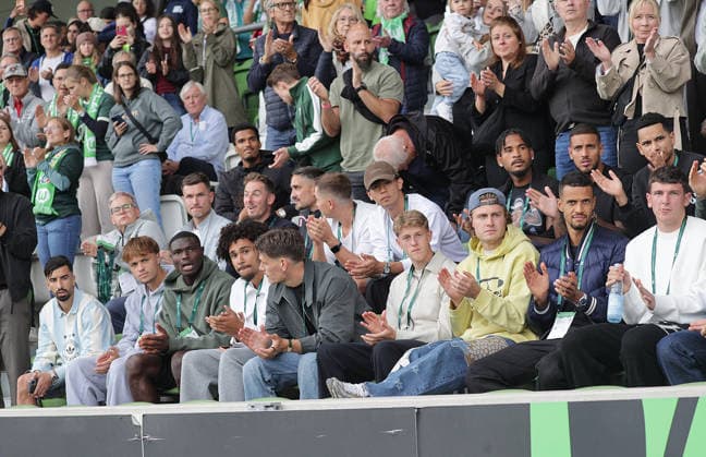 Alexander Bernhardsson among the spectators with his team: Soccer, Women, 2026–2027 season, Women s Champions League Qualifying Round 3, VfL Wolfsburg vs. Inter Milan