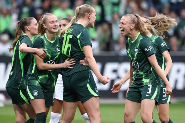 From left: Smilla Vallotto (VfL Wolfsburg), 14; Janina Minge (VfL Wolfsburg), 6; goal scorer Camilla Küver (VfL Wolfsburg), 16; and Lieske Carleer (VfL Wolfsburg), 3, celebrating the goal; celebration, celebrating, celebrates, optimistic, game scene, highlight, joy over the goal making it 2–0, August 26, 2026, Wolfsburg, Germany, soccer, UEFA Women’s Champions League, VfL Wolfsburg vs. Inter Milan xobx