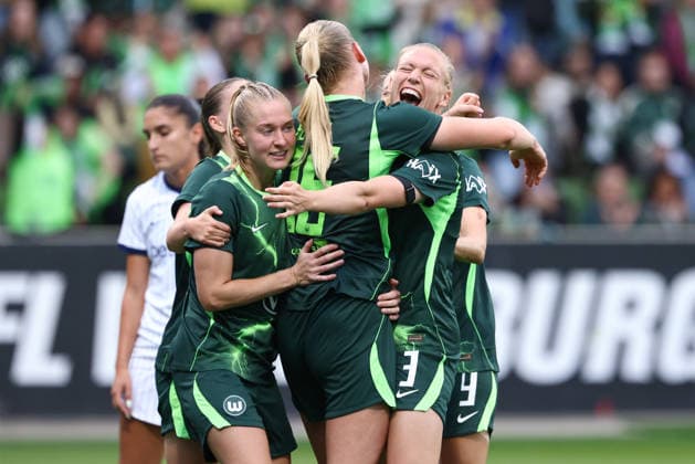 VfL Wolfsburg players celebrating a goal, cheering, jubilant, optimistic, game scene, highlight, joy over the 2-0 goal, August 26, 2026, Wolfsburg, Germany, soccer, UEFA Women’s Champions League, VfL Wolfsburg vs. Inter Milan xobx
