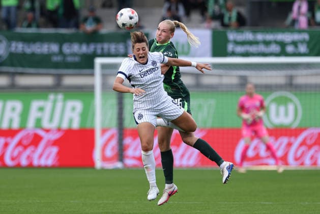 From left: Elisa Polli (Inter Milan), 9, and Camilla Küver (VfL Wolfsburg), 16, in a header duel; header, tackle, action, game scene, August 26, 2026, Wolfsburg, Germany, soccer, UEFA Women’s Champions League, VfL Wolfsburg vs. Inter Milan xobx