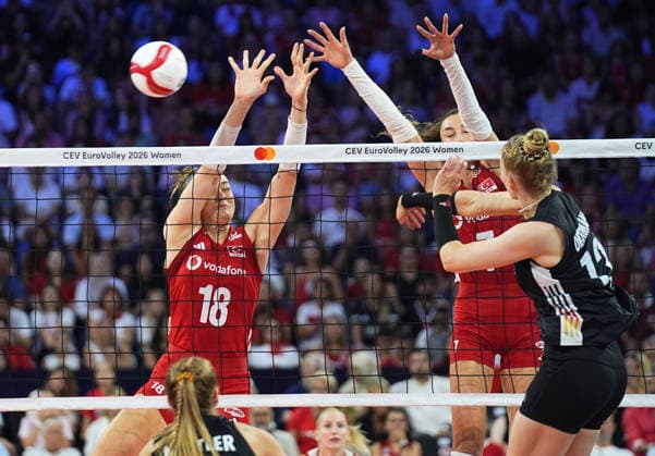 Turkiye v Germany - CEV EuroVolley 2026 ISTANBUL, TURKIYE - AUGUST 26: Zehra Gunes (18) of Turkiye in action against Hanna Orthmann (R) of Germany during the CEV EuroVolley 2026 Women Group A match between Turkiye and Germany at Sinan Erdem Sports Hall, on August 26, 2026, in Istanbul, Turkiye. Esra Bilgin Anadolu Istanbul Turkey. Editorial use only. Please get in touch for any other usage.  Copyright: x2026xAnadoluxEsraxBilginx