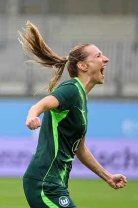 Wolfsburg, Germany, August 26, 2026 Champions League Qualifying Round First Leg: VfL Wolfsburg Women vs. Inter Milan Women. Pictured: Goal scorer Lara Prasnikar scores the 1-0 goal for Wolfsburg and celebrates. Copyright: HMBxMedia MadeleinexFantini