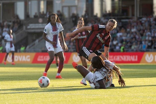 August 26, 2026, xhfmx, Soccer, UEFA Women s Champions League Qualifying Round 3, Eintracht Frankfurt Women vs. Paris Saint-Germain Women, Larissa Mühlhaus (Eintracht Frankfurt), No. 47, with Anaïs Ebayilin (Paris Saint-Germain), No. 26, in a tackle against Frankfurt