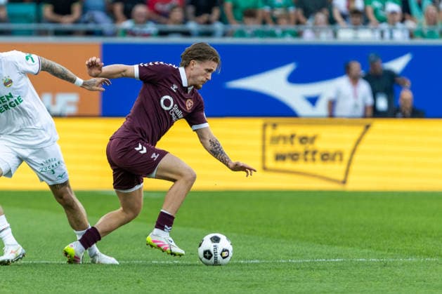 SOCCER - UEFA ECL, Rapid vs Hearts VIENNA,AUSTRIA,26.AUG.26 - SOCCER - UEFA Conference League, play-off, SK Rapid Wien vs Heart of Midlothian FC. Image shows Jordi Altena (Hearts).  GEPAxpictures xPhilippxBrem