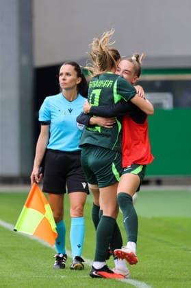 Wolfsburg, Germany, August 26, 2026 Champions League Qualifying Round, First Leg: VfL Wolfsburg Women vs. Inter Milan Women. Pictured, from left: Goal scorer Lara Prasnikar of Wolfsburg scores the 1-0 goal for Wolfsburg and celebrates with Sophia Kleinherne of Wolfsburg. Copyright: HMBxMedia MadeleinexFantini