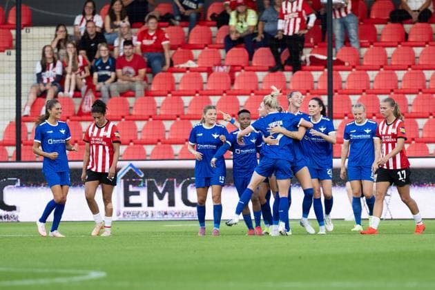 EINDHOVEN , 26-08-2026 , de Herdgang Stadium , Champions League women , knockout phase match 1 of 2 , season 2026 2027 , PSV - HB Koge , picture shows HB Koge celebrates the 0-1, PSV women player Lore Jacobs (r) and PSV women player Chimera Ripa are disappointed PSV - HB Koge (women)  x206067526x Copyright: