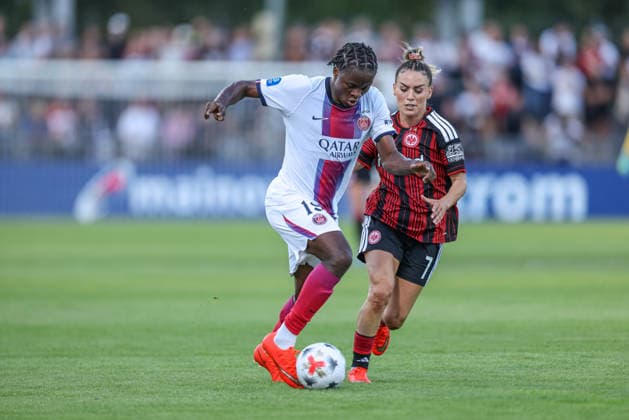 GER, Frankfurt, Eintracht Frankfurt vs. Paris Saint-Germain, UEFA Women s Champions League, soccer, UEFA, 2026–2027 season, Stadion am Brentanobad, 3rd qualifying round, first leg (pictured, from left): Merveille Kanjinga, Paris Saint-Germain Women s Team 19, Ereleta Memeti, Eintracht Frankfurt Women’s Team, No. 7. DFB and DFL regulations prohibit any use of photographs as image sequences and or quasi-video. August 26, 2026 Copyright: HMBxMedia HendrikxHamelau
