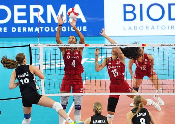 Turkiye v Germany - CEV EuroVolley 2026 ISTANBUL, TURKIYE - AUGUST 26: Melissa Teresa Vargas (4) of Turkiye in action against Leana Grozer (18) of Germany during the CEV EuroVolley 2026 Women Group A match between Turkiye and Germany at Sinan Erdem Sports Hall, on August 26, 2026, in Istanbul, Turkiye. Esra Bilgin Anadolu Istanbul Turkey. Editorial use only. Please get in touch for any other usage.  Copyright: x2026xAnadoluxEsraxBilginx