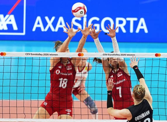 Turkiye v Germany - CEV EuroVolley 2026 ISTANBUL, TURKIYE - AUGUST 26: Zehra Gunes (18) of Turkiye in action against Hanna Orthmann (12) of Germany during the CEV EuroVolley 2026 Women Group A match between Turkiye and Germany at Sinan Erdem Sports Hall, on August 26, 2026, in Istanbul, Turkiye. Esra Bilgin Anadolu Istanbul Turkey. Editorial use only. Please get in touch for any other usage.  Copyright: x2026xAnadoluxEsraxBilginx