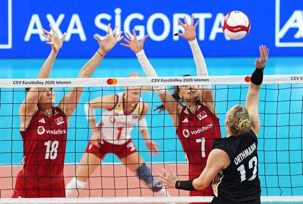 Turkiye v Germany - CEV EuroVolley 2026 ISTANBUL, TURKIYE - AUGUST 26: Zehra Gunes (18) of Turkiye in action against Hanna Orthmann (12) of Germany during the CEV EuroVolley 2026 Women Group A match between Turkiye and Germany at Sinan Erdem Sports Hall, on August 26, 2026, in Istanbul, Turkiye. Esra Bilgin Anadolu Istanbul Turkey. Editorial use only. Please get in touch for any other usage.  Copyright: x2026xAnadoluxEsraxBilginx